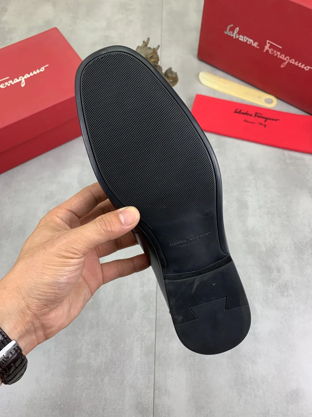 Men's Men's Shoes 💰P480💰[New Style] Water-dyed Niuli 🆘[Salvatore Ferragamo] Ferragamo's latest casual business leather shoes for men! Available at counters simultaneously! The fabric is made of specially imported original calfskin, the lining is made of imported water-dyed cowhide, and the original combination outsole is absolutely luxurious and leads the fashion trend. Matching code: 38-45; 4️⃣ colors available